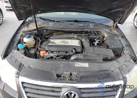 2010 Volkswagen Passat Komfort z USA, uszkodzony, nr VIN WVWJK7AN2AP052871